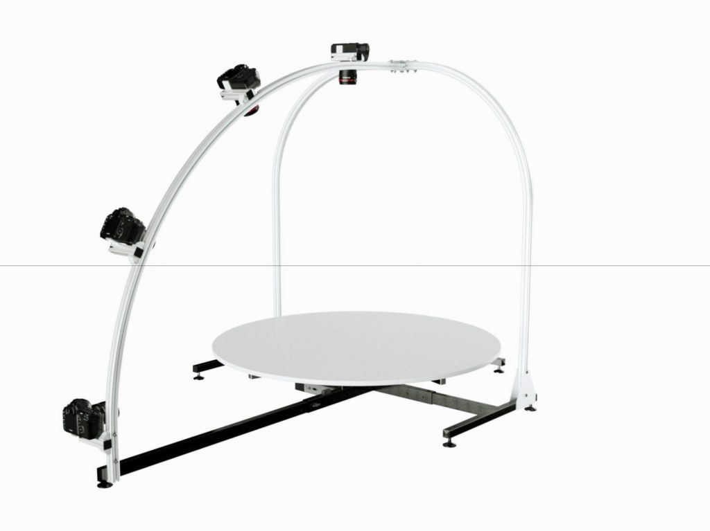Turntable with a 3D rig for hemi-spherical 3D product photography