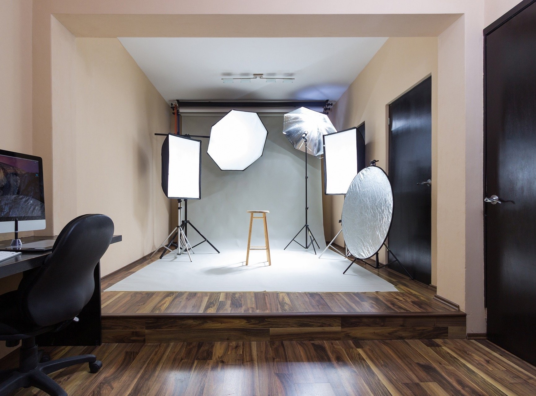 Example of Natural Light Product Photography Studio Set-up 