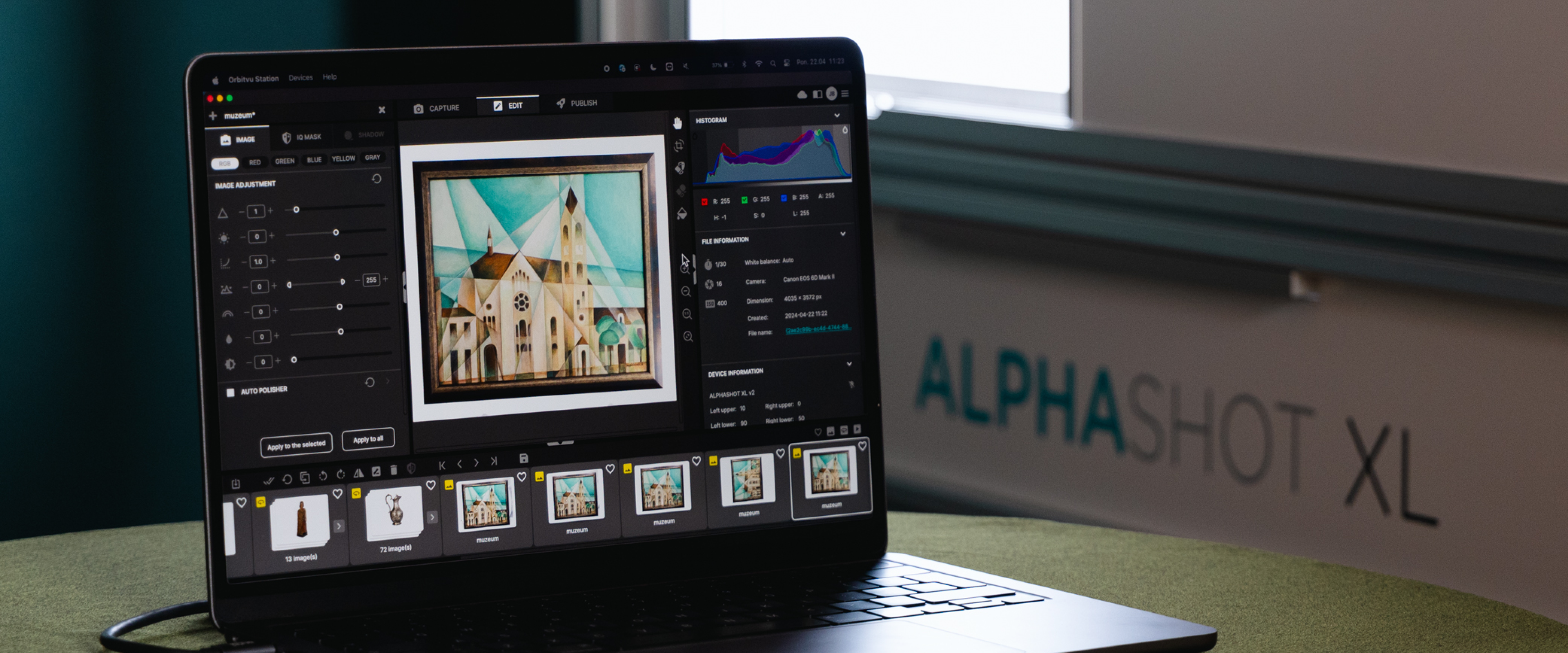 laptop with Orbitvu Station software open and displaying the photographed image