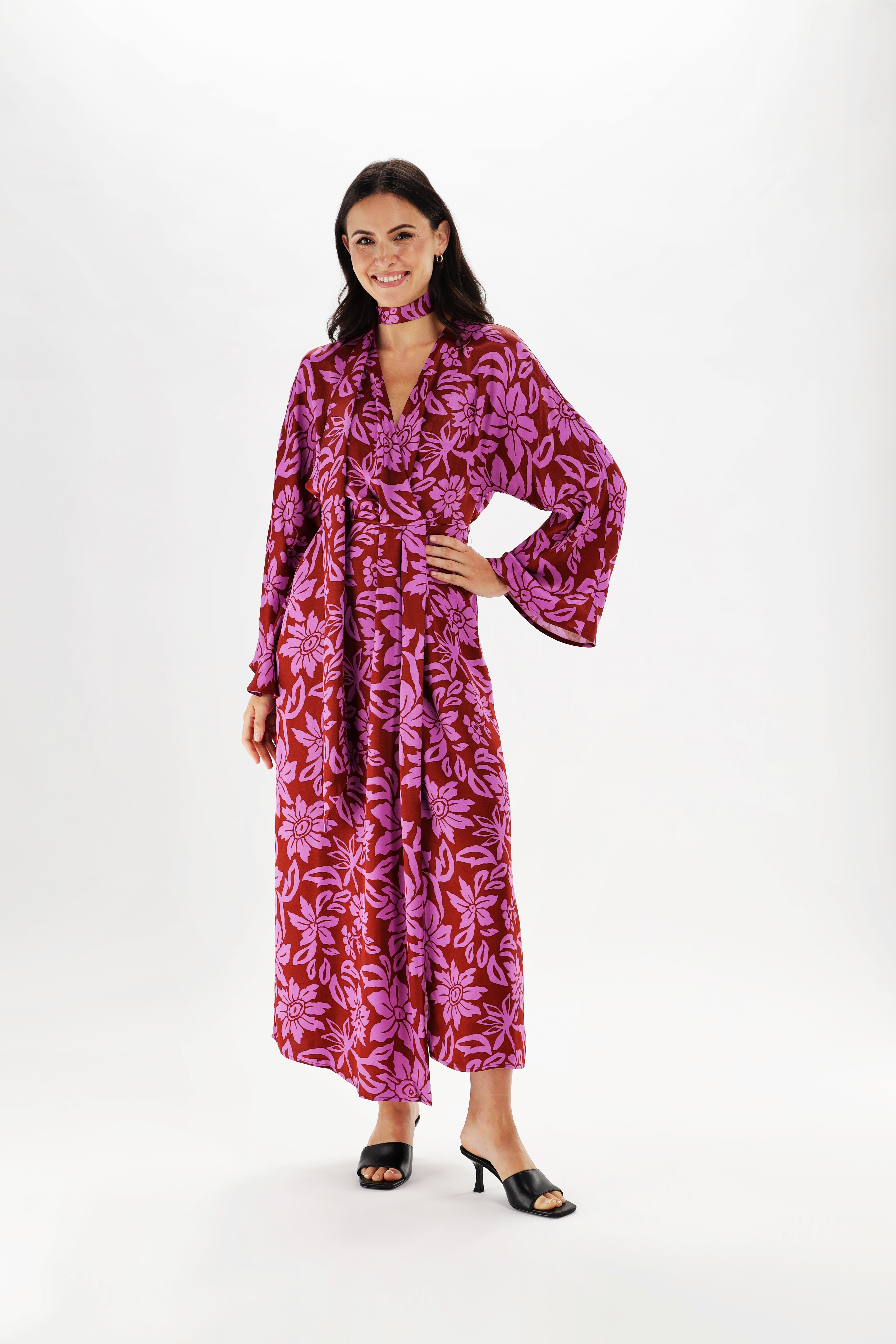 True-to-reality model shots done in Fashion Studio - front view True-to-reality model shots done in Fashion Studio - front view