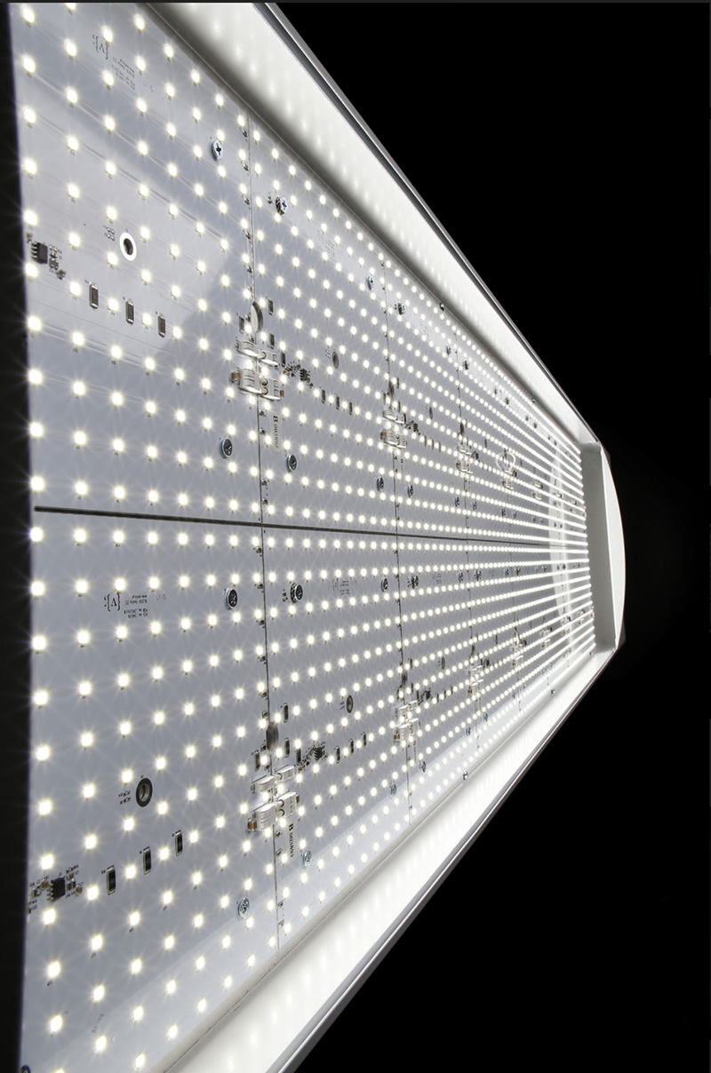 A continuous light panel